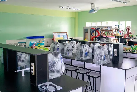 Science Laboratory Desks